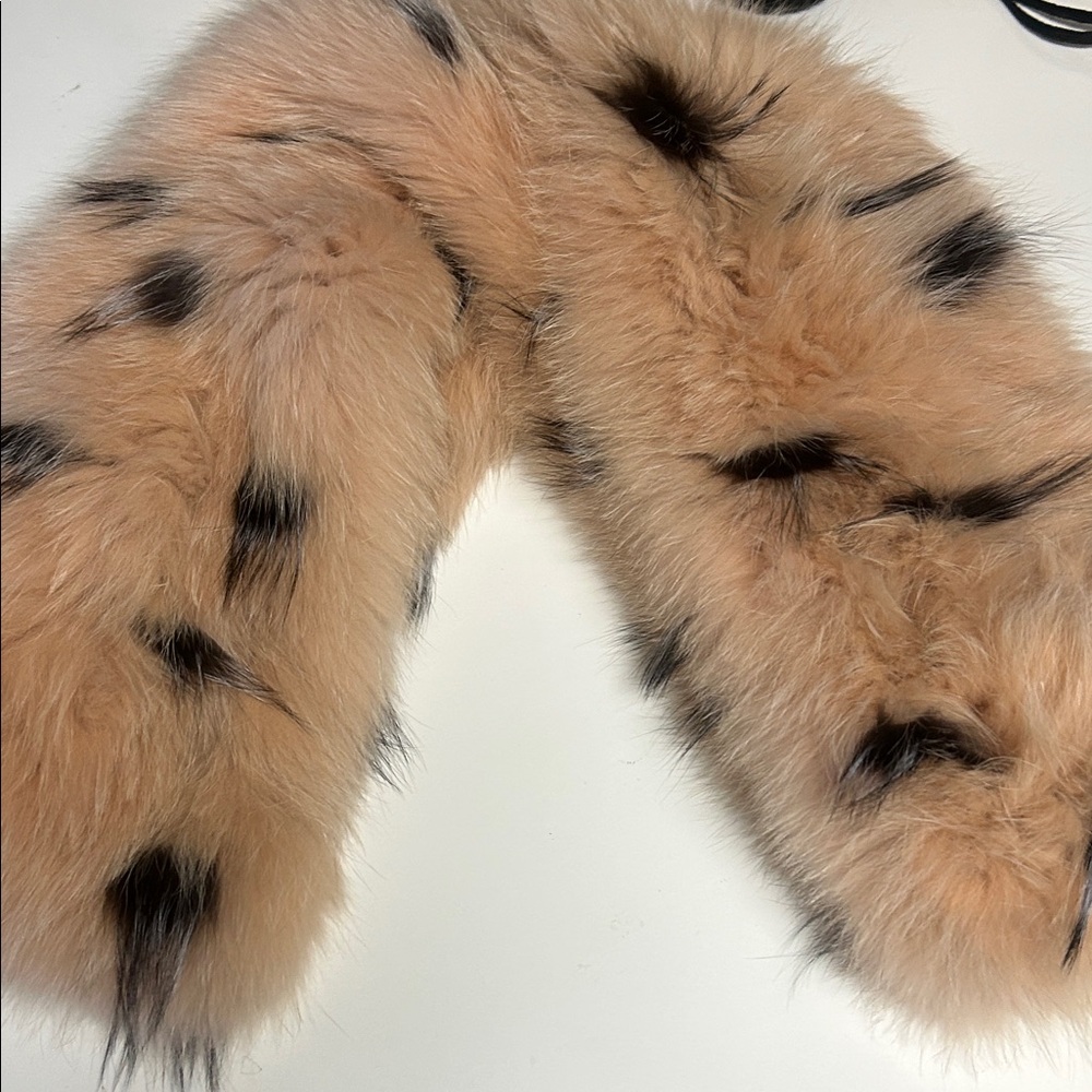 Fox Fur Collar Scarf in Peach with Black Spots